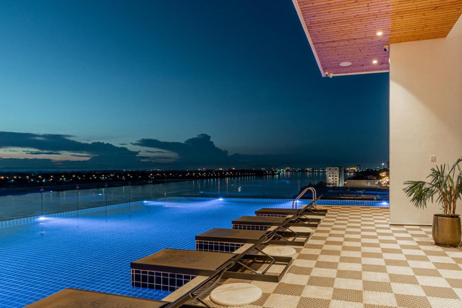 One Riviera Hotel And Residences Ban Souanmone Exterior photo